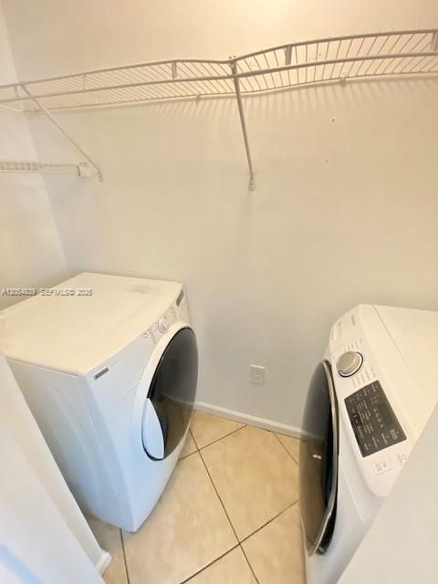 For Rent: $1,850 (1 beds, 1 baths, 885 Square Feet)