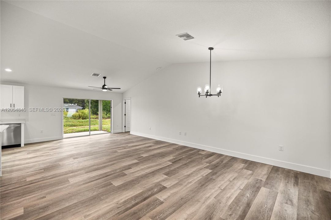 For Sale: $279,900 (3 beds, 2 baths, 1468 Square Feet)