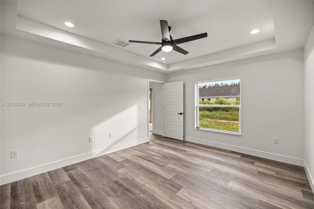 For Sale: $279,900 (3 beds, 2 baths, 1468 Square Feet)