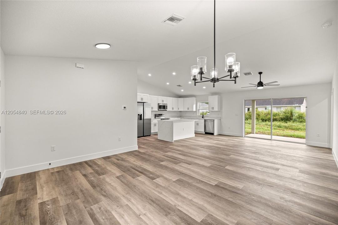 For Sale: $279,900 (3 beds, 2 baths, 1468 Square Feet)