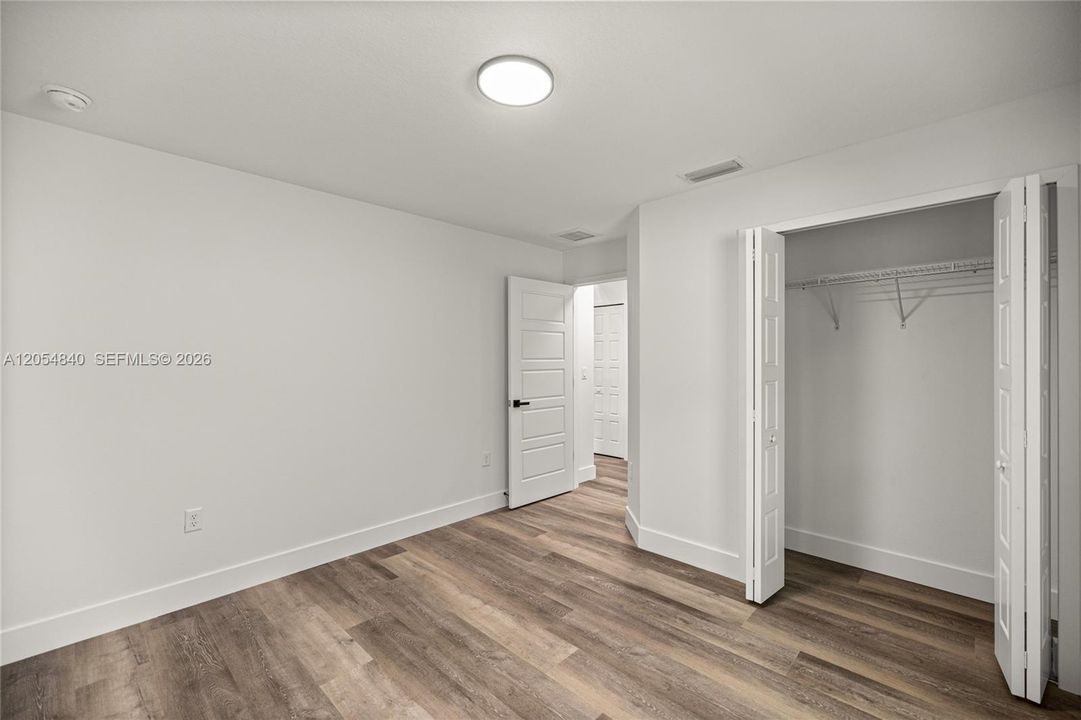 For Sale: $279,900 (3 beds, 2 baths, 1468 Square Feet)