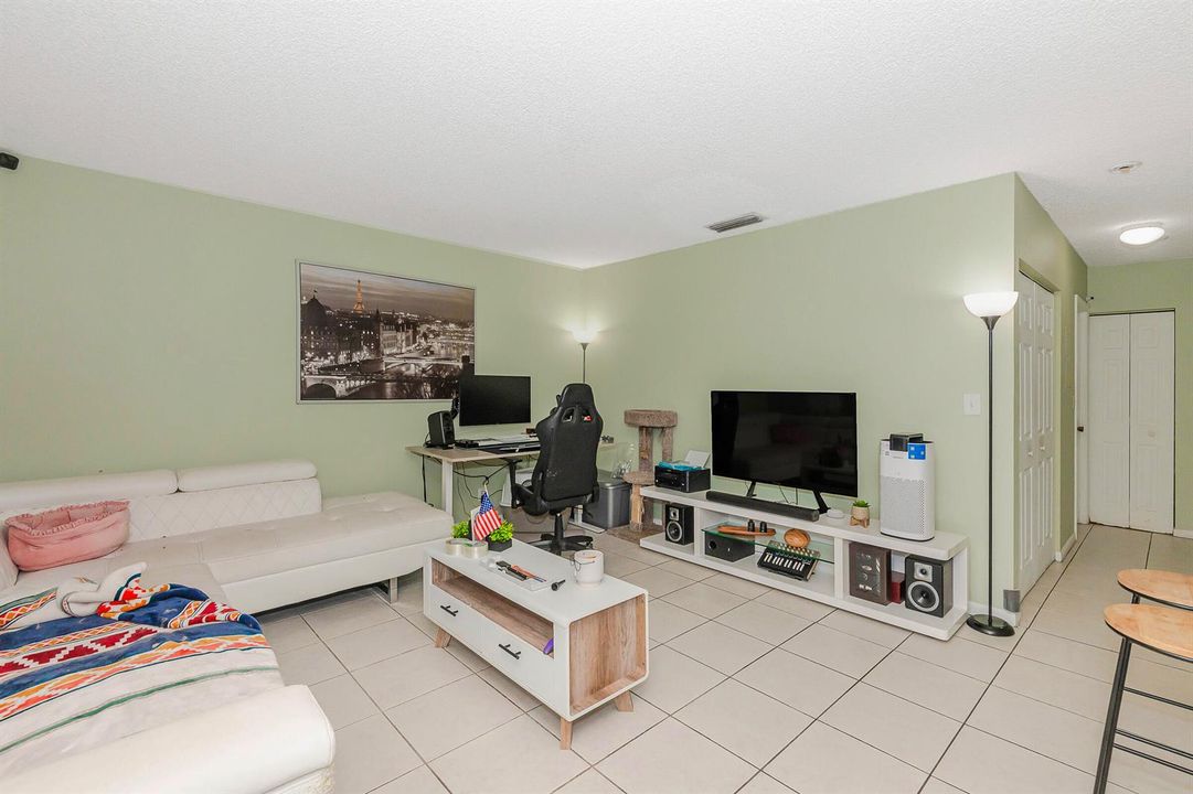 4253 NW 115th Ave_Final Pics_011
