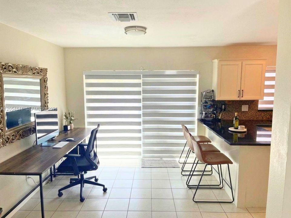 Activo con contrato: $2,800 (3 camas, 2 baños, 1183 Pies cuadrados)