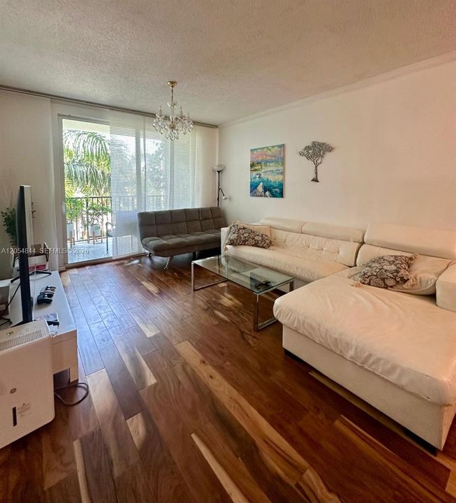 For Rent: $3,100 (2 beds, 2 baths, 1116 Square Feet)
