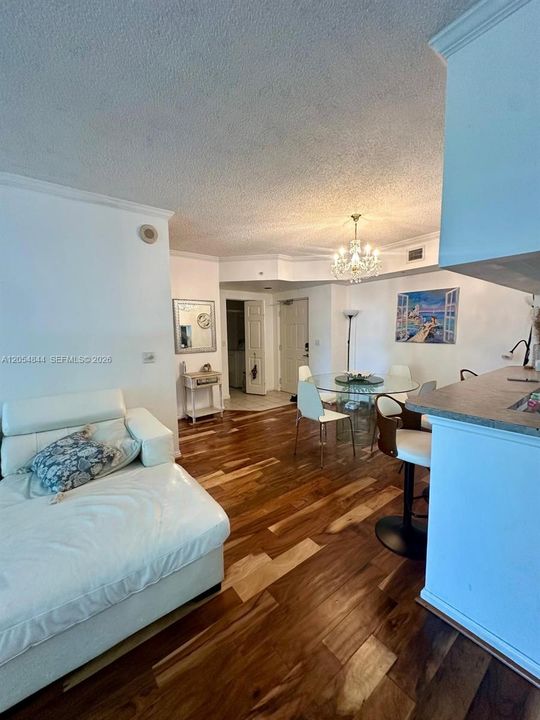 For Rent: $3,100 (2 beds, 2 baths, 1116 Square Feet)