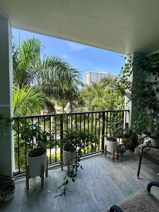 For Rent: $3,100 (2 beds, 2 baths, 1116 Square Feet)