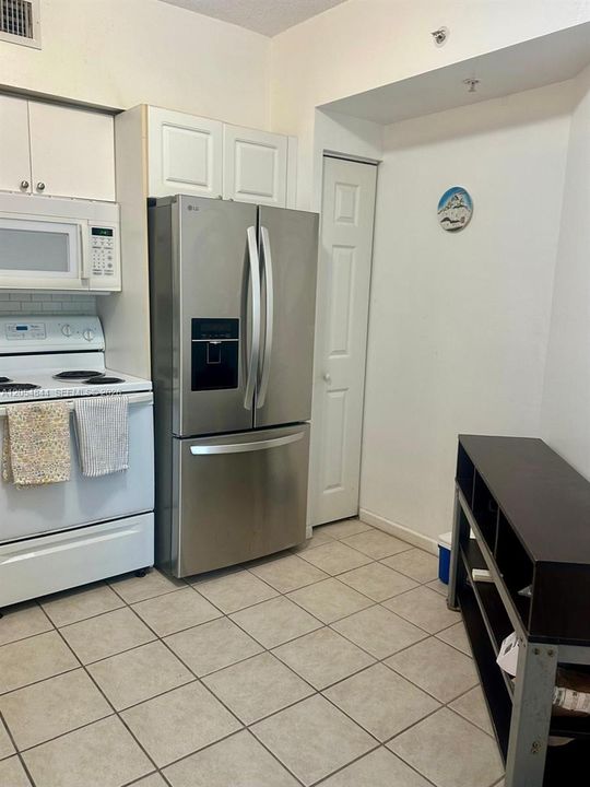 For Rent: $3,100 (2 beds, 2 baths, 1116 Square Feet)