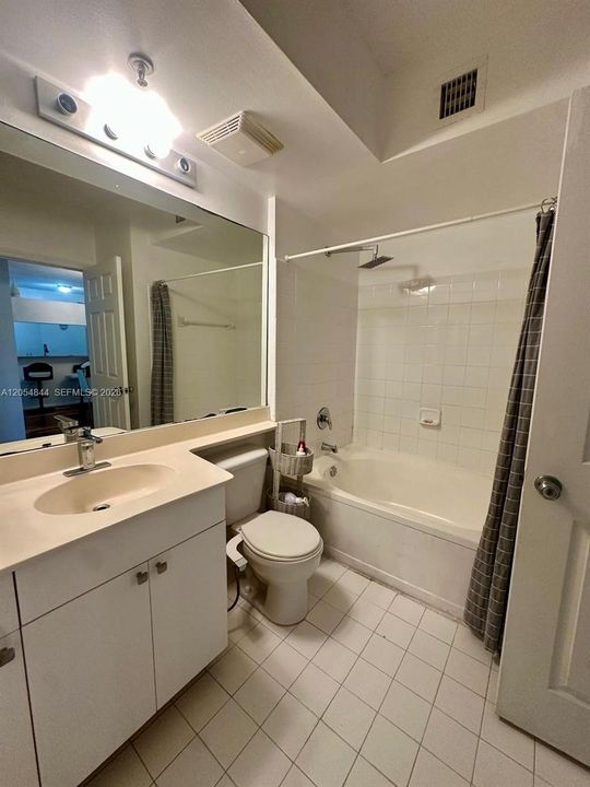 For Rent: $3,100 (2 beds, 2 baths, 1116 Square Feet)