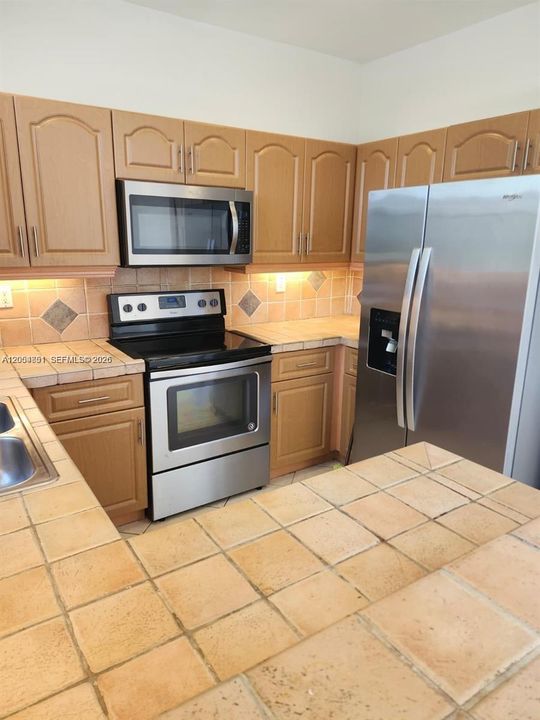 For Sale: $605,000 (3 beds, 2 baths, 1690 Square Feet)