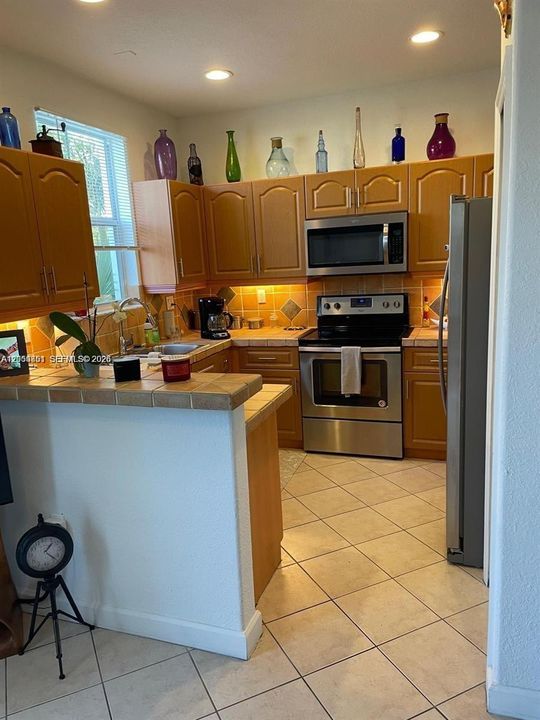 For Sale: $605,000 (3 beds, 2 baths, 1690 Square Feet)