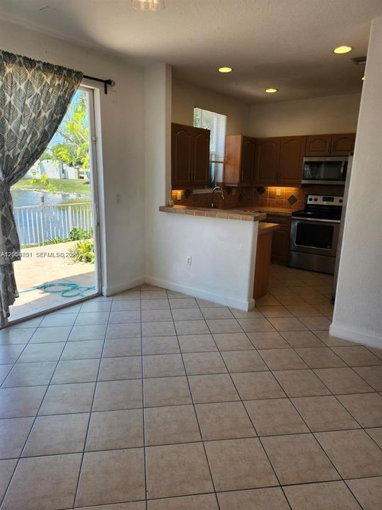 For Sale: $605,000 (3 beds, 2 baths, 1690 Square Feet)