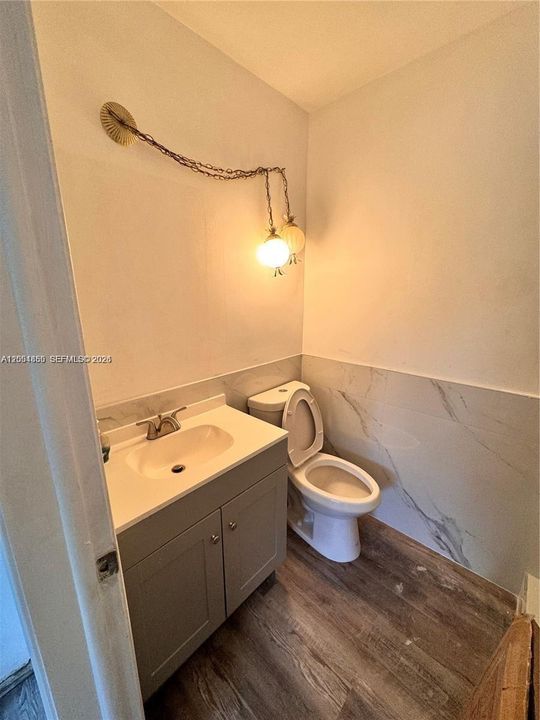 В аренду: $2,200 (2 спален, 2 ванн, 856 Квадратных фут)