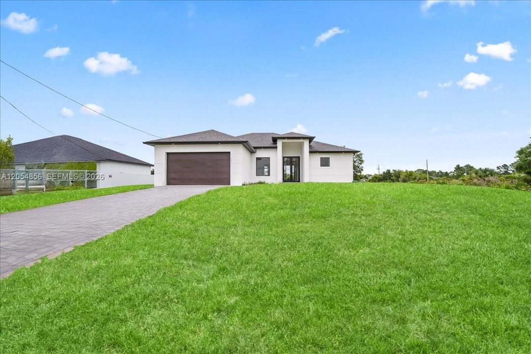 На продажу: $349,900 (3 спален, 2 ванн, 1588 Квадратных фут)