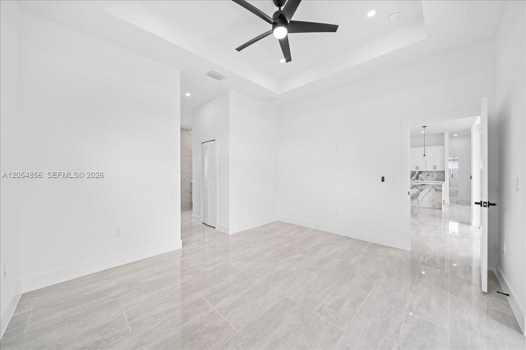 На продажу: $349,900 (3 спален, 2 ванн, 1588 Квадратных фут)