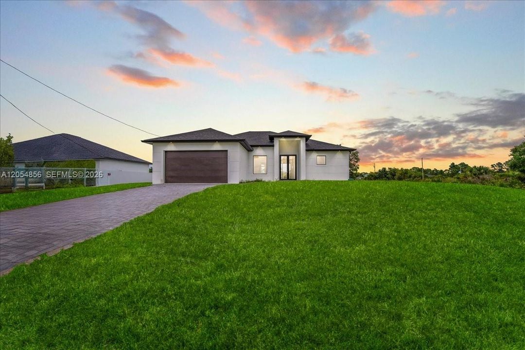 На продажу: $349,900 (3 спален, 2 ванн, 1588 Квадратных фут)