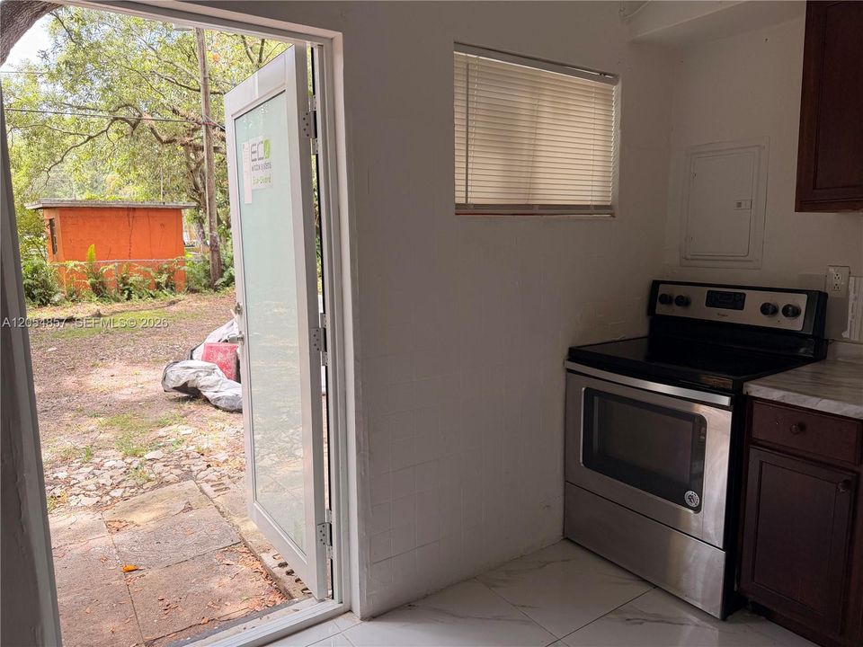 В аренду: $1,650 (1 спален, 1 ванн, 1012 Квадратных фут)