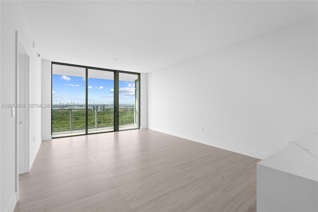 For Sale: $1,495,000 (1 beds, 2 baths, 1081 Square Feet)