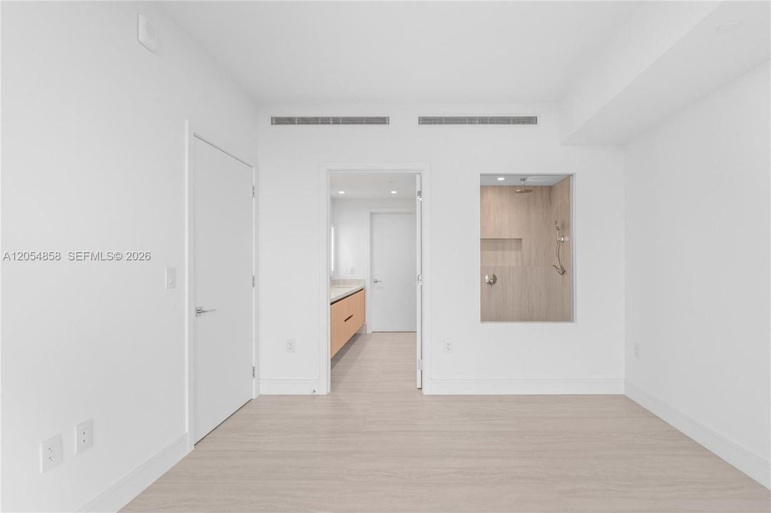For Sale: $1,495,000 (1 beds, 2 baths, 1081 Square Feet)