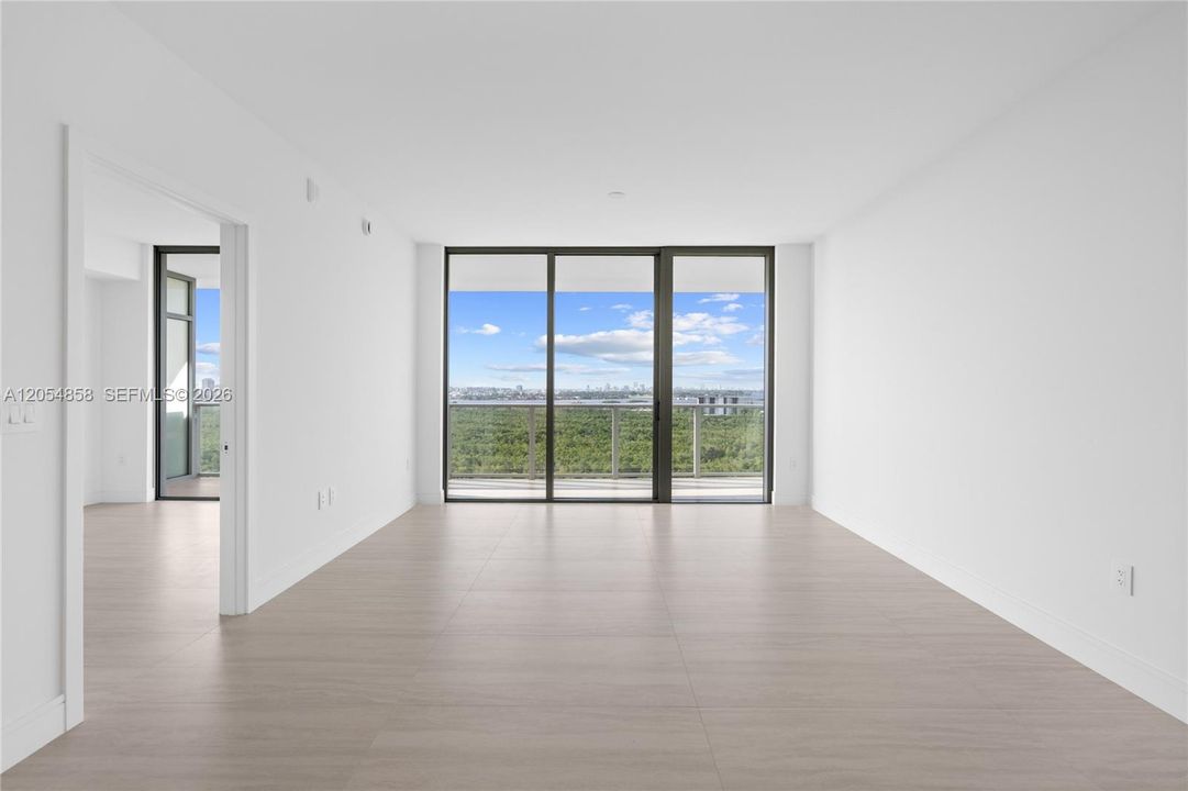For Sale: $1,495,000 (1 beds, 2 baths, 1081 Square Feet)