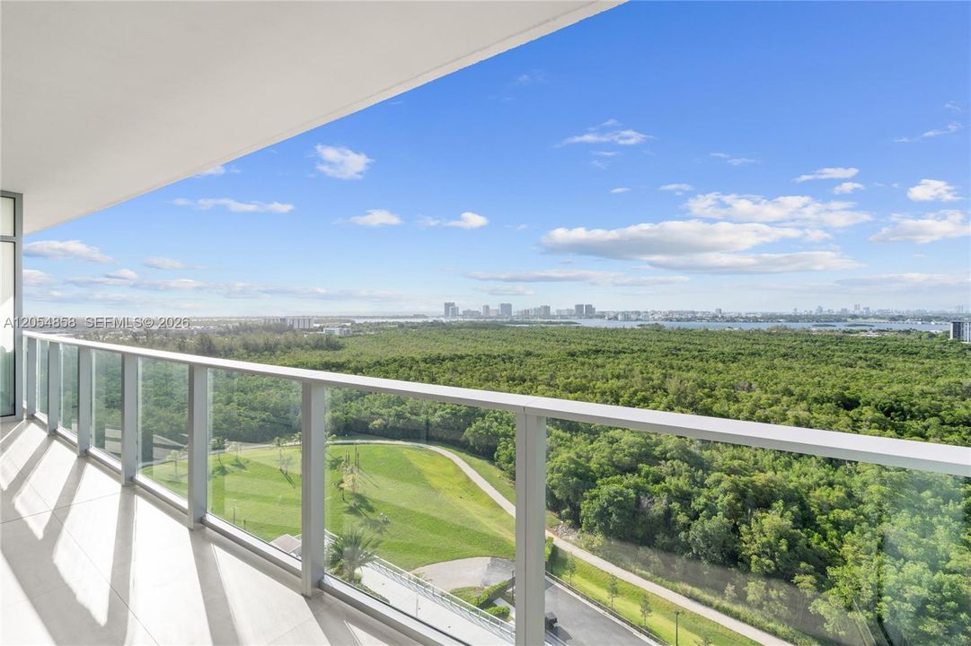 For Sale: $1,495,000 (1 beds, 2 baths, 1081 Square Feet)