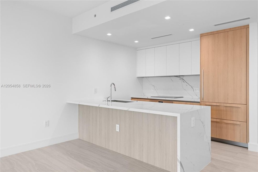 For Sale: $1,495,000 (1 beds, 2 baths, 1081 Square Feet)