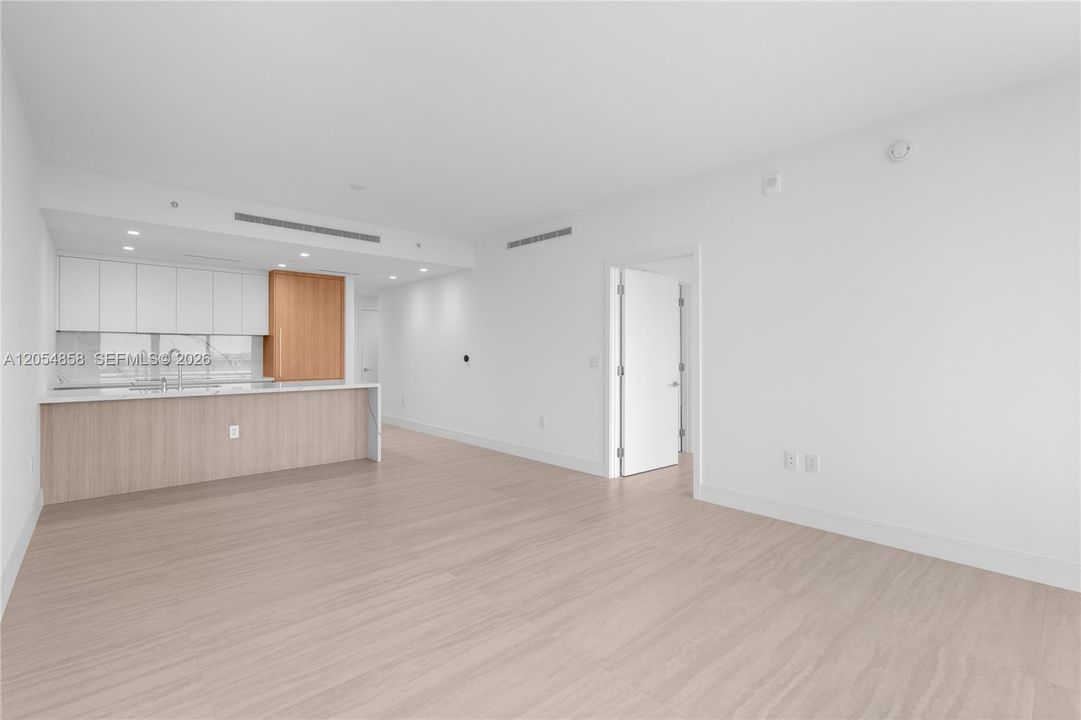 For Sale: $1,495,000 (1 beds, 2 baths, 1081 Square Feet)