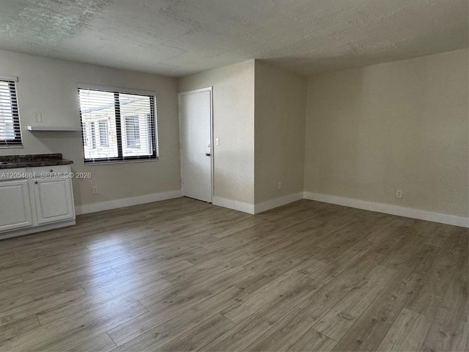 For Rent: $1,775 (1 beds, 1 baths, 590 Square Feet)