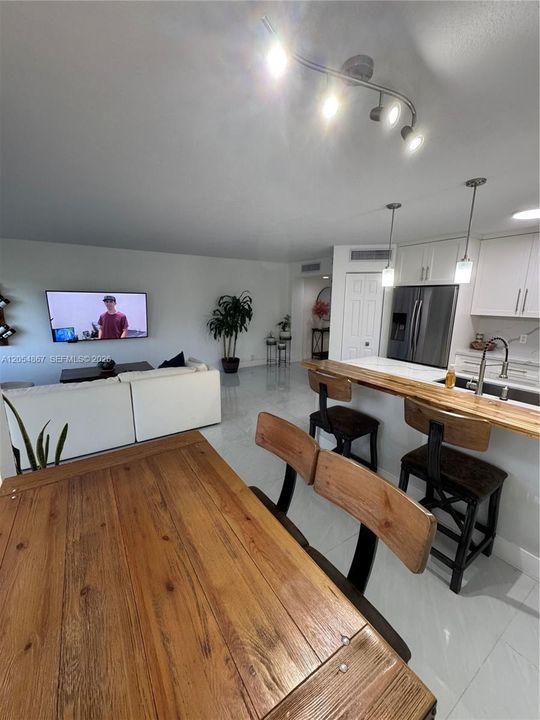 На продажу: $184,500 (1 спален, 1 ванн, 840 Квадратных фут)