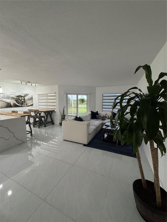 На продажу: $184,500 (1 спален, 1 ванн, 840 Квадратных фут)