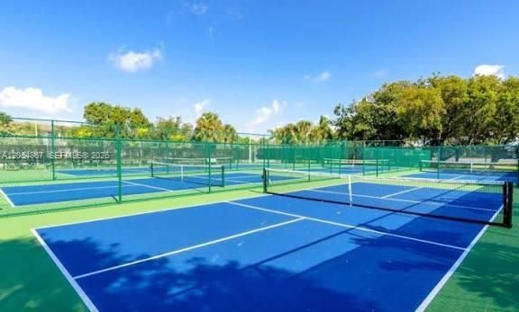 На продажу: $184,500 (1 спален, 1 ванн, 840 Квадратных фут)