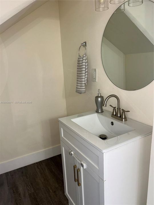 For Sale: $410,000 (3 beds, 3 baths, 1232 Square Feet)