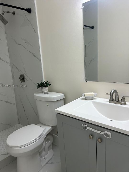 For Sale: $410,000 (3 beds, 3 baths, 1232 Square Feet)