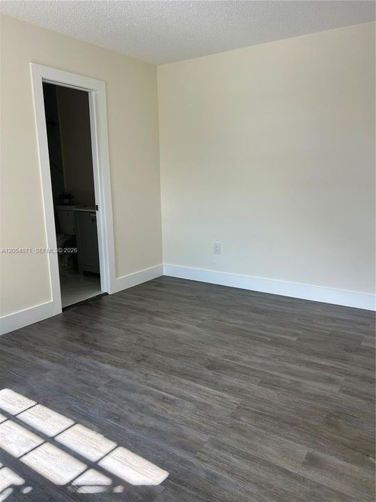 For Sale: $410,000 (3 beds, 3 baths, 1232 Square Feet)