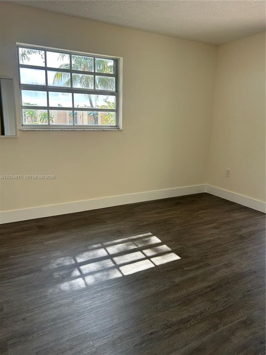 For Sale: $410,000 (3 beds, 3 baths, 1232 Square Feet)