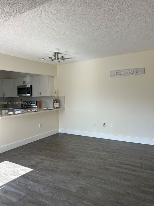 For Sale: $410,000 (3 beds, 3 baths, 1232 Square Feet)
