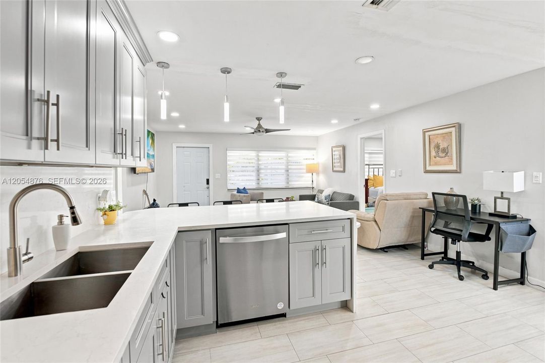 For Sale: $499,900 (3 beds, 2 baths, 1314 Square Feet)