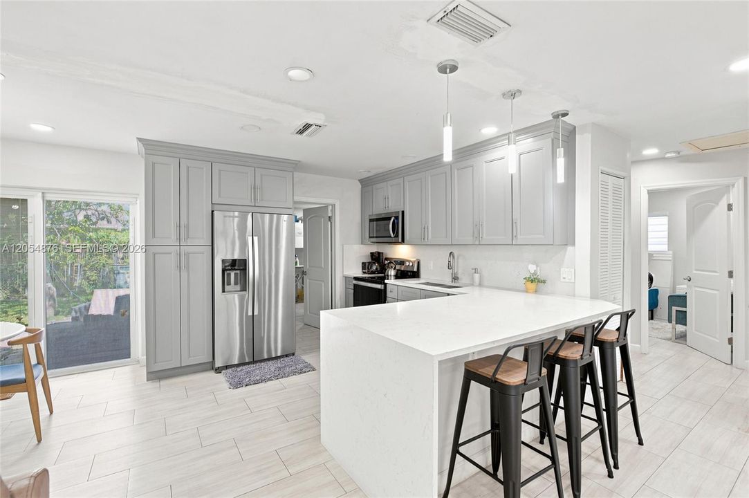 For Sale: $499,900 (3 beds, 2 baths, 1314 Square Feet)