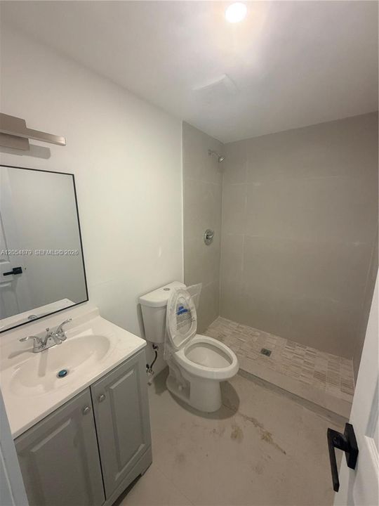 For Rent: $1,995 (2 beds, 1 baths, 1838 Square Feet)