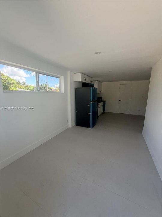 For Rent: $1,995 (2 beds, 1 baths, 1838 Square Feet)