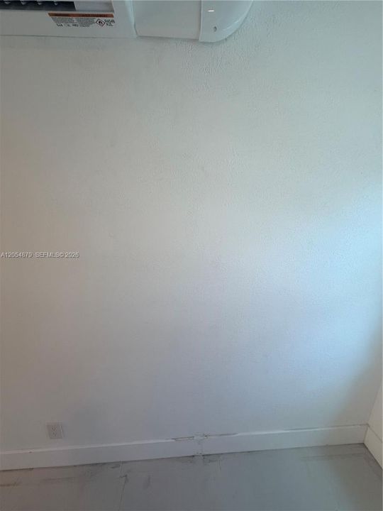 For Rent: $1,995 (2 beds, 1 baths, 1838 Square Feet)