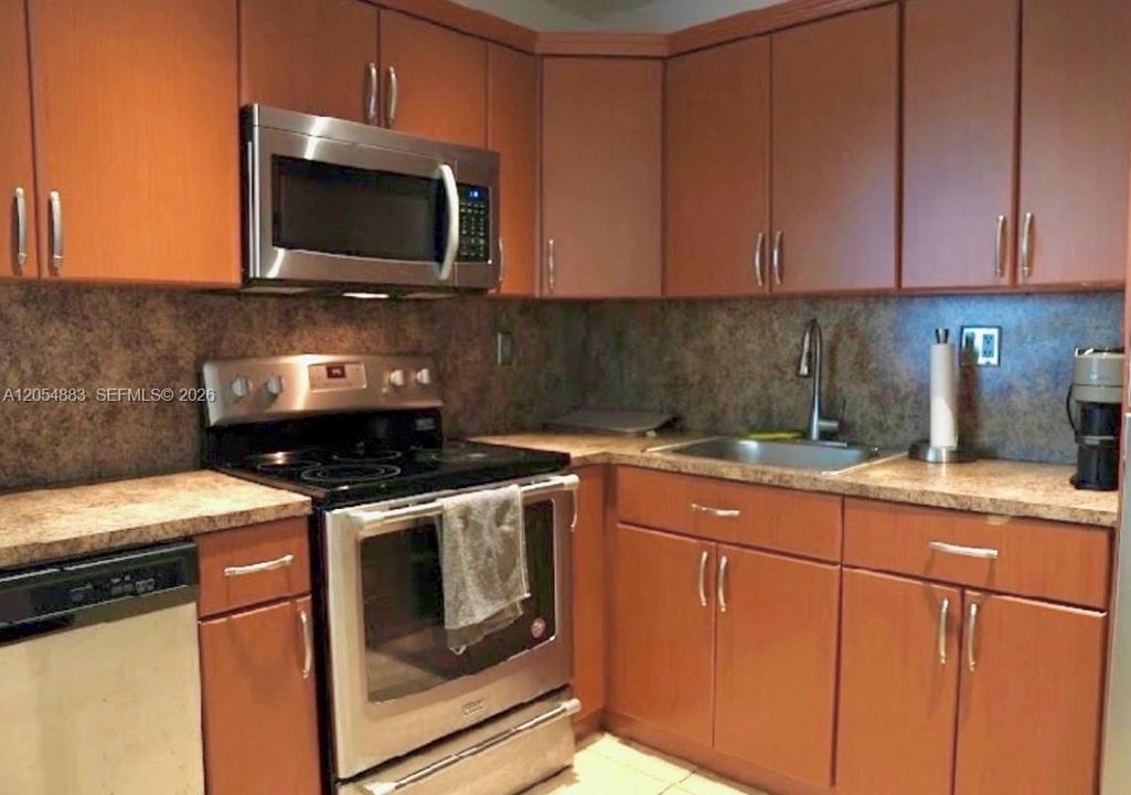 For Rent: $1,950 (1 beds, 1 baths, 620 Square Feet)