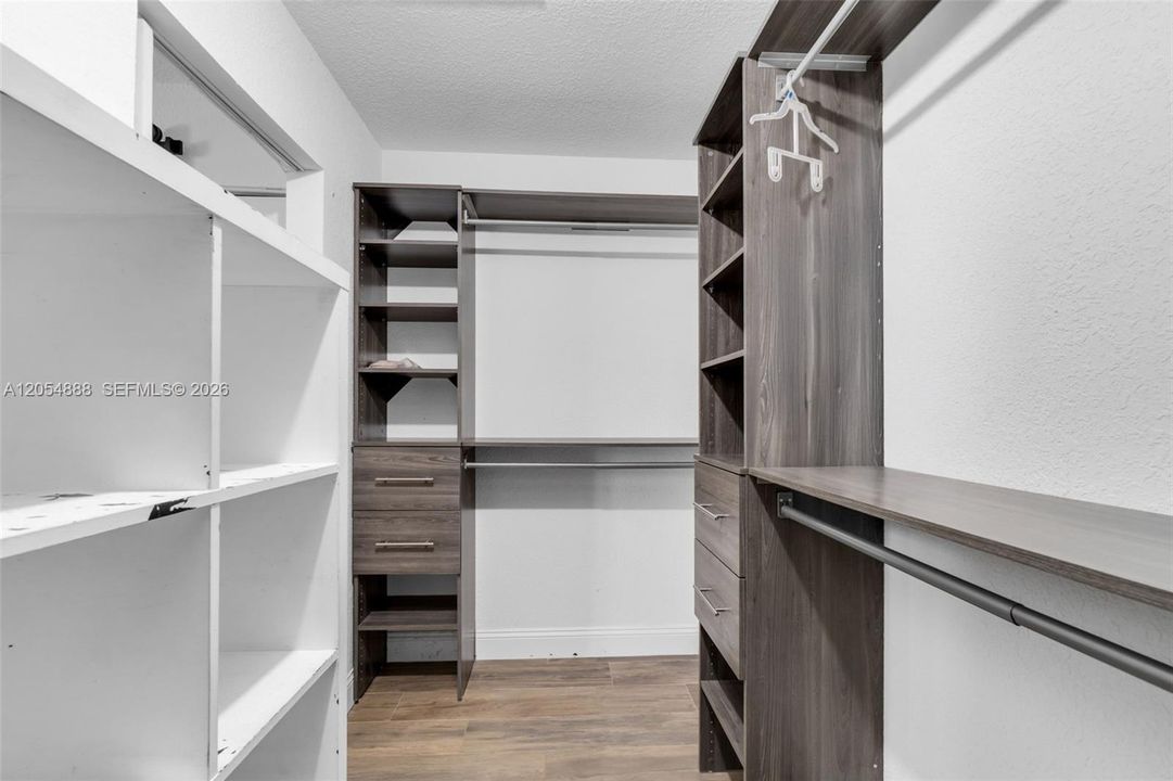 На продажу: $899,000 (4 спален, 2 ванн, 2142 Квадратных фут)