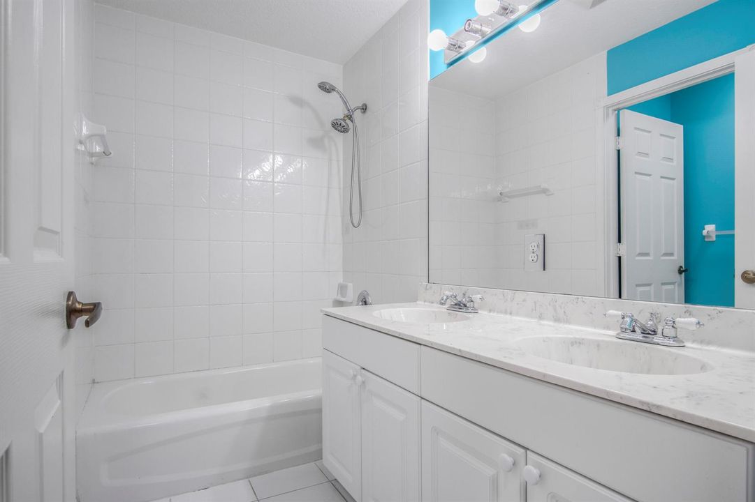 7798 Oak Grove Circle