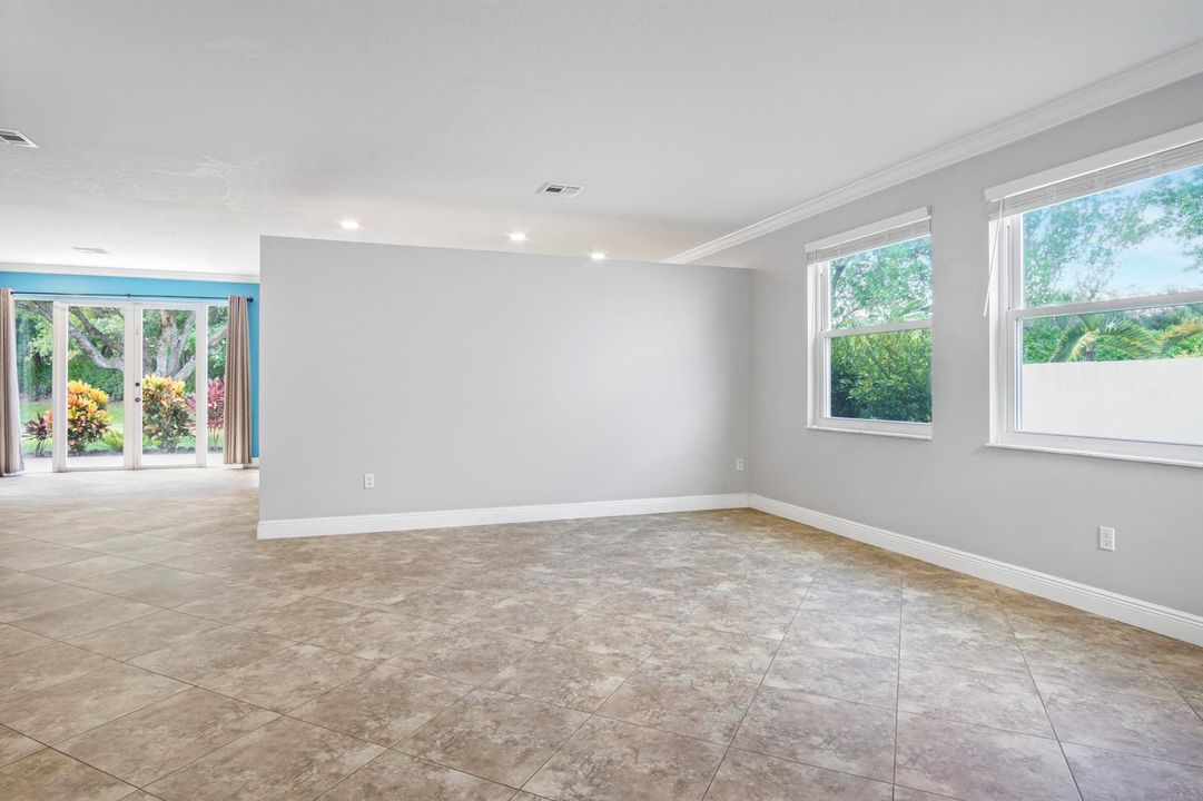 7798 Oak Grove Circle