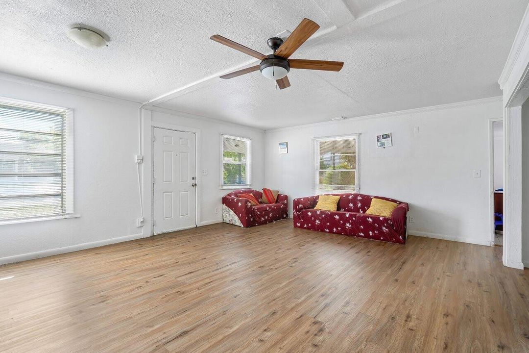 006-92143rdStreet-WestPalmBeach-FL-33407