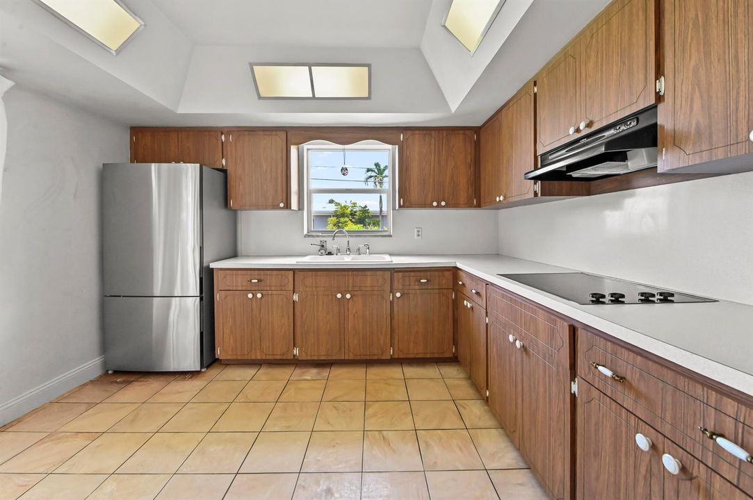 14 Kitchen 03