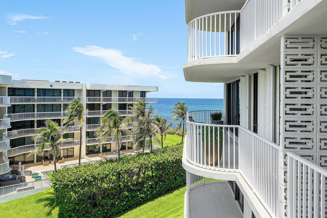 024-3360SouthOceanBoulevard-5AI-PalmBeac