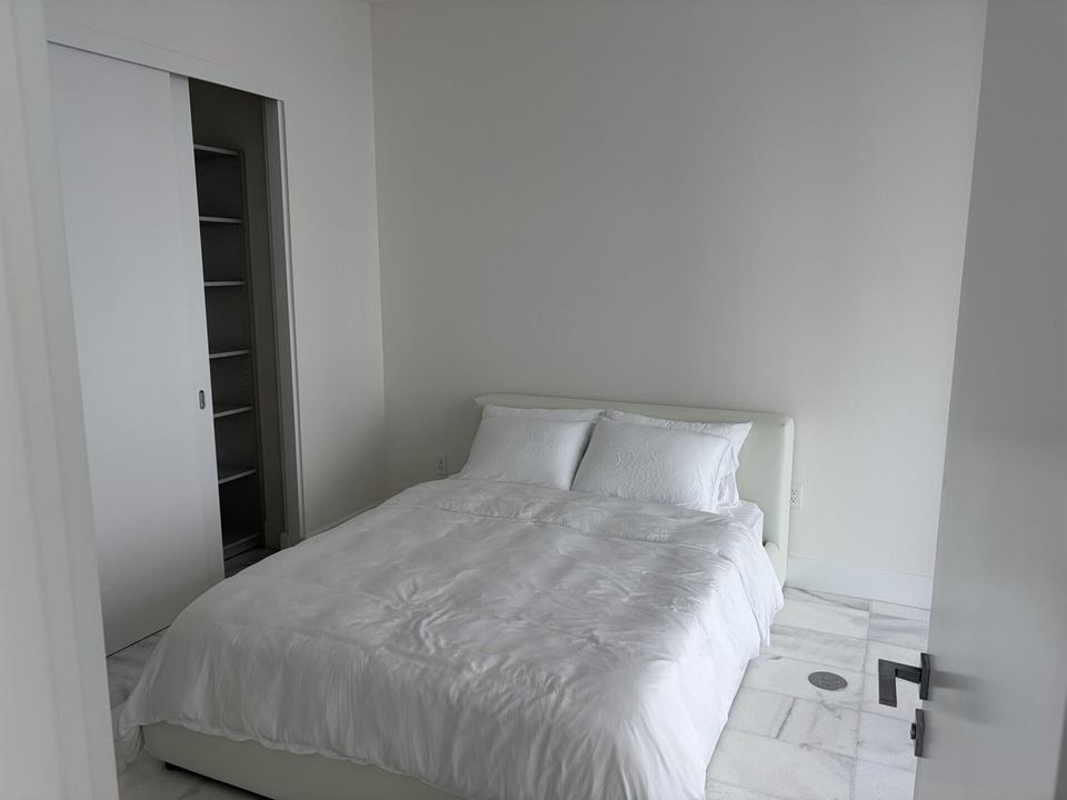 700NE26thTerrace_70276_7