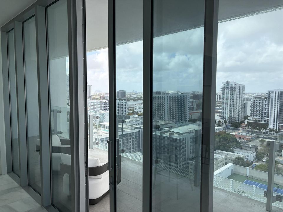 700NE26thTerrace_70276_11