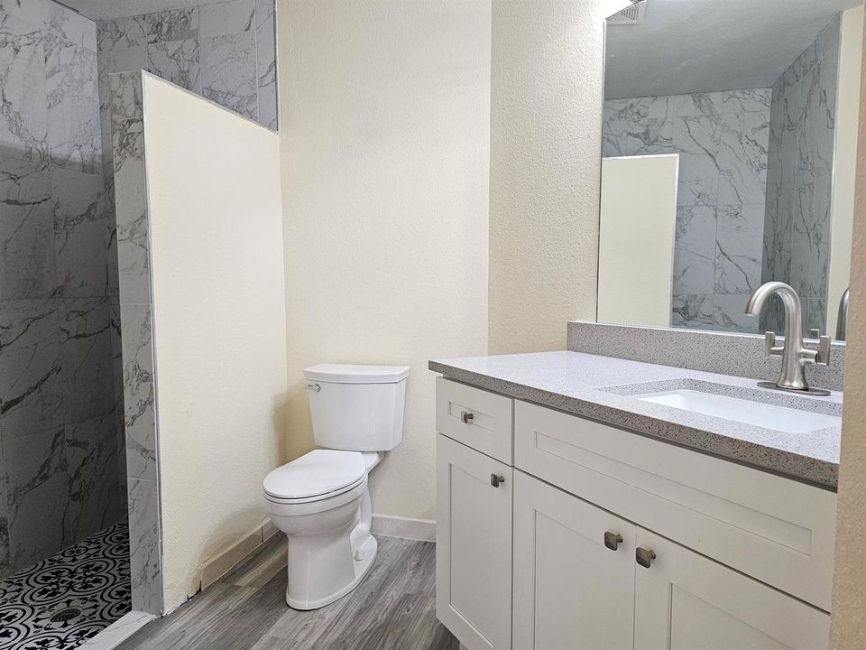 folkstone cir 13903 master bath